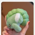 chausson-grenouille-peluche-vert