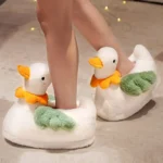 chausson-canard-3d-blanc-ailes-vertes