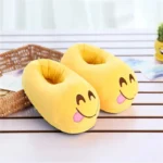 chausson-emoji-smiley-miam-jaune