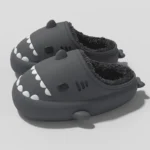 pantoufle-requin-gris-fonce