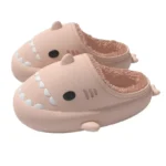 pantoufle-requin-rose-paire