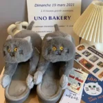 chausson-chat-gris-chaussons-chat-en-peluche-face