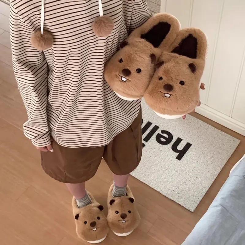 chausson-ecureuil-peluche-doux chausson-ecureuil-peluche-doux