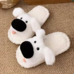 claquettes-fourrure-femme-chien-blanc