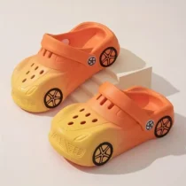 sabots-enfant-voiture-orange-et-jaune-presentoir
