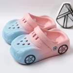 sabots-enfant-voiture-rose-et-bleue
