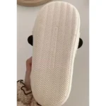 chausson-vache-beige-et-blanc