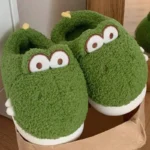 chaussons-dinosaure-verts-peluche