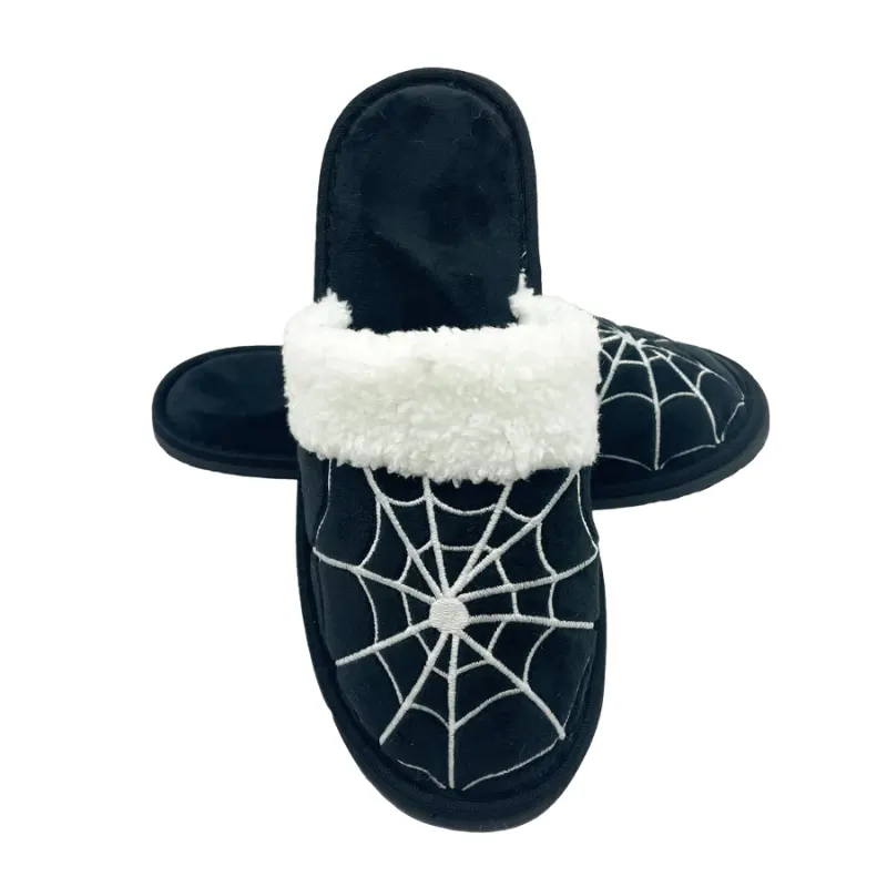 pantoufle-originale-femme-araignee Chaussons araignée noir et blanc en taille unique 36 40