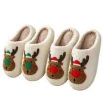 Pantoufles de Noël avec Tête de Renne en variantes nez vert et nez rouge