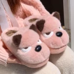 chausson-chien-femme-boudeur